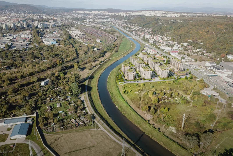  Projekty / SLNEČNÉ NÁBREŽIE - foto